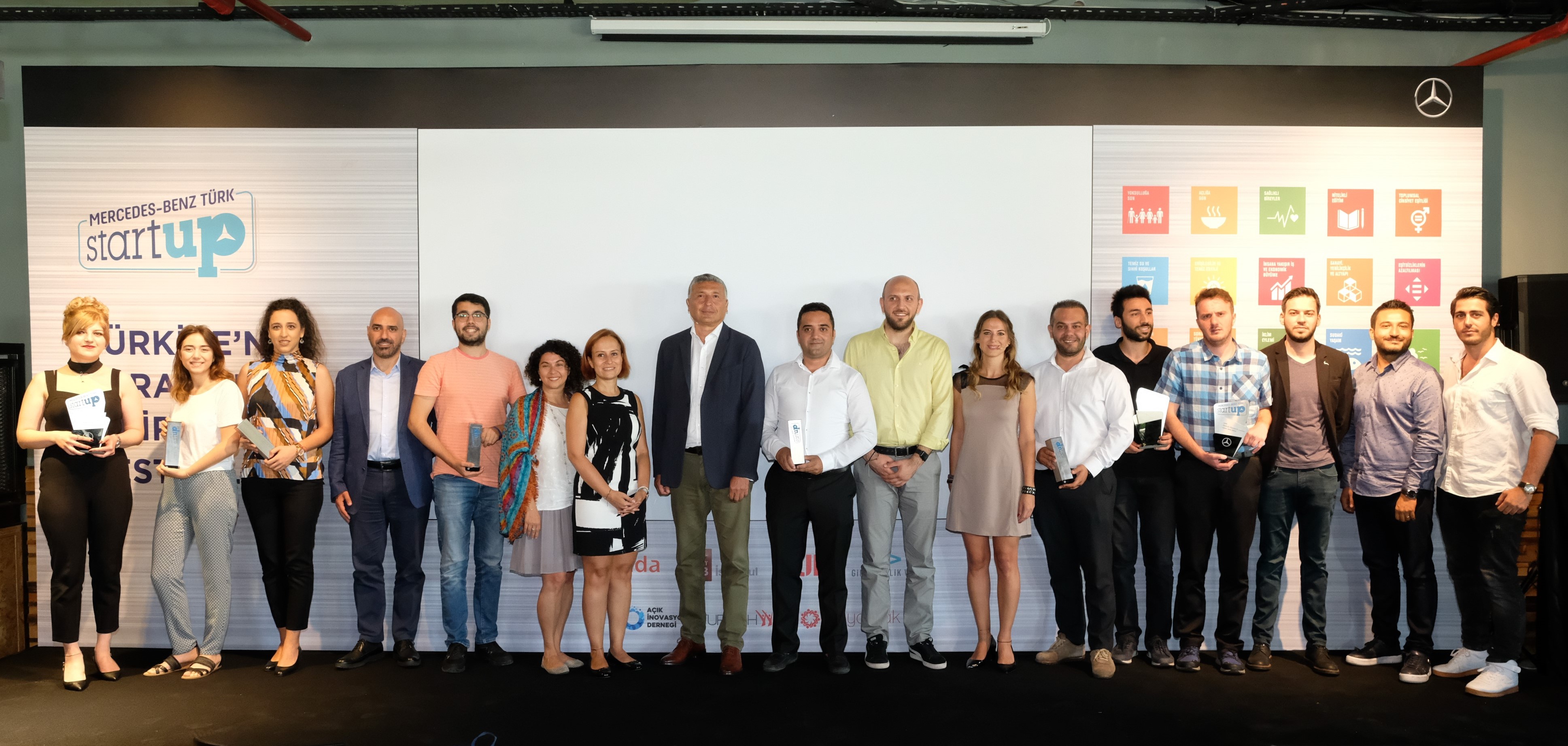 Mercedes-Benz Türk StartUP 2019'un kazananları belli oldu