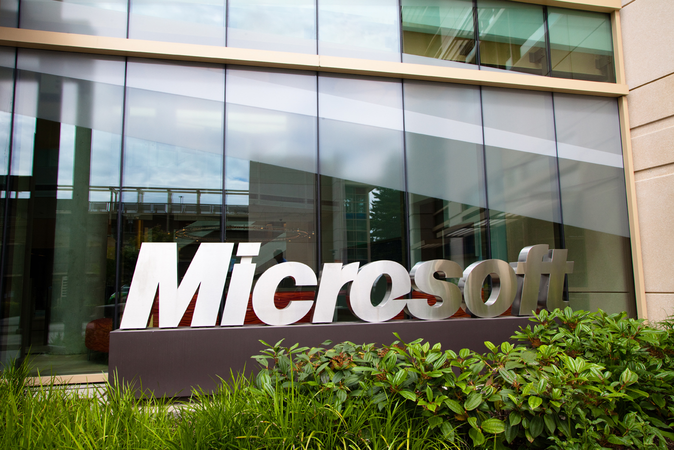 Microsoft, OpenAI için 1 milyar dolarlık yatırım yaptı