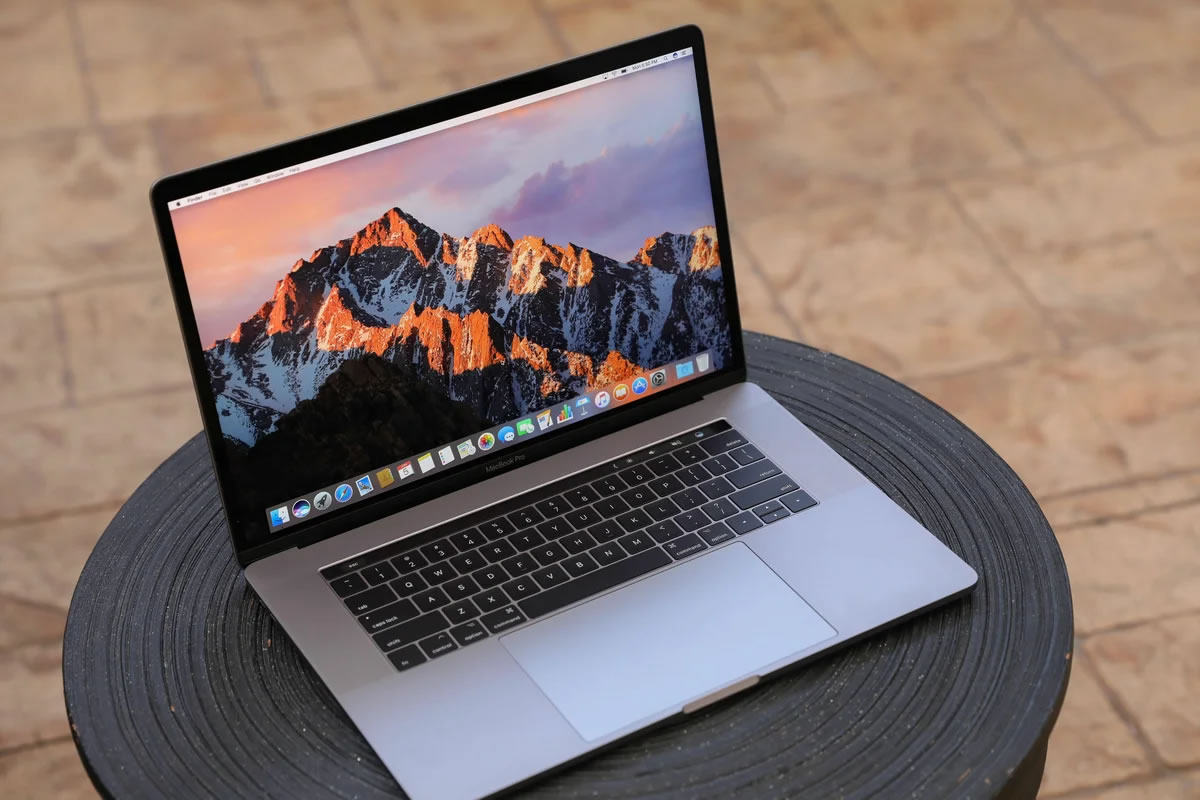 Apple'ın 16 inç MacBook Pro modeli, ince çerçevelerle gelecek