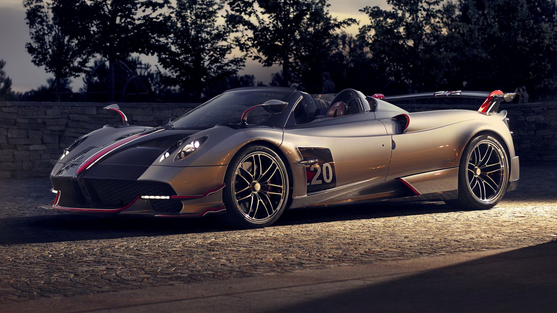 Pagani, 800 beygirlik yeni canavarı Huayra Roadster BC'yi tanıttı