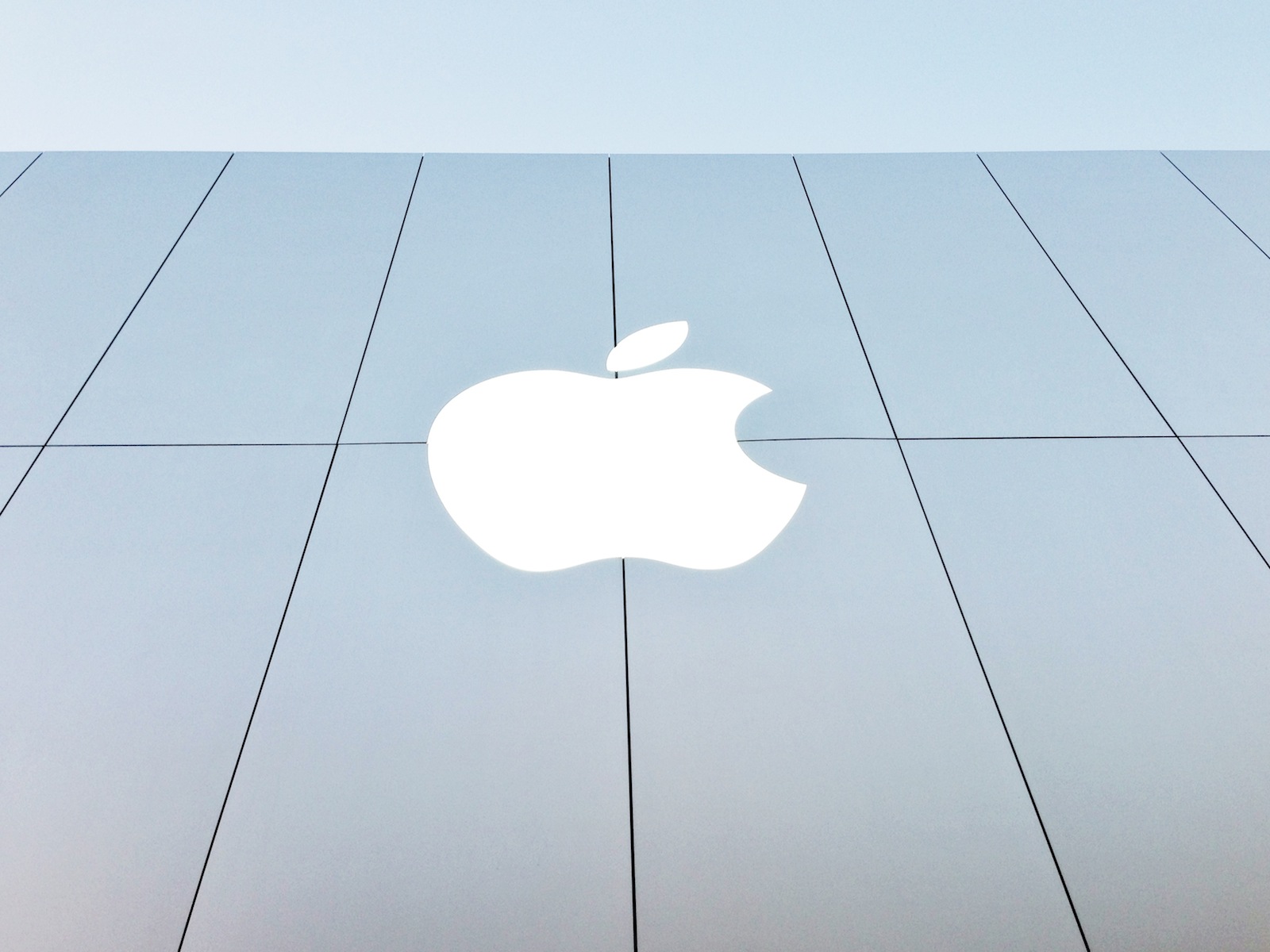 Apple'a iPhone ekranı üreten Sharp, Vietnam'da fabrika kuracak