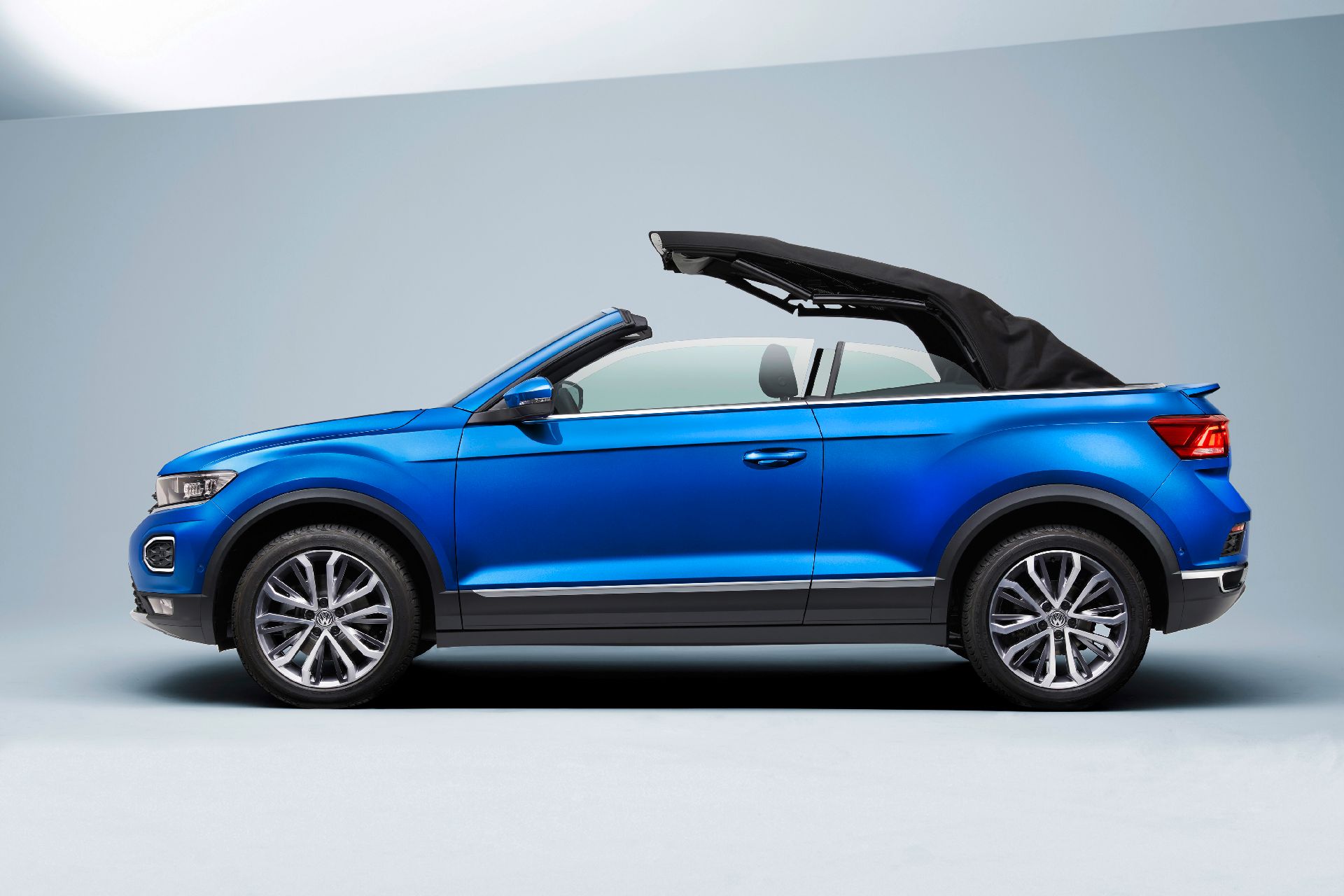 Volkswagen'den üstü açılabilen crossover: T-Roc Cabriolet