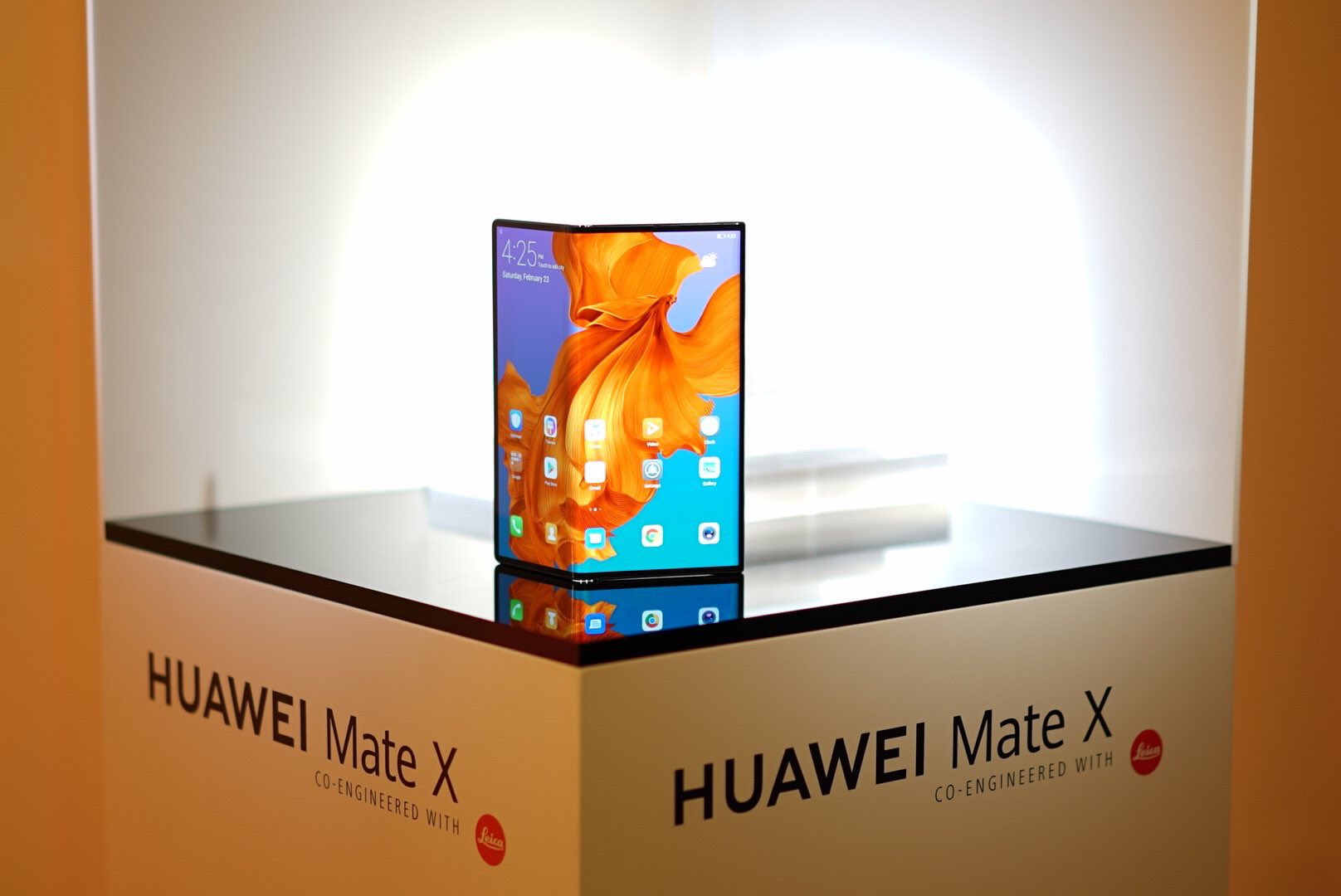 Huawei’nin katlanabilir Mate X modeli yine ertelendi