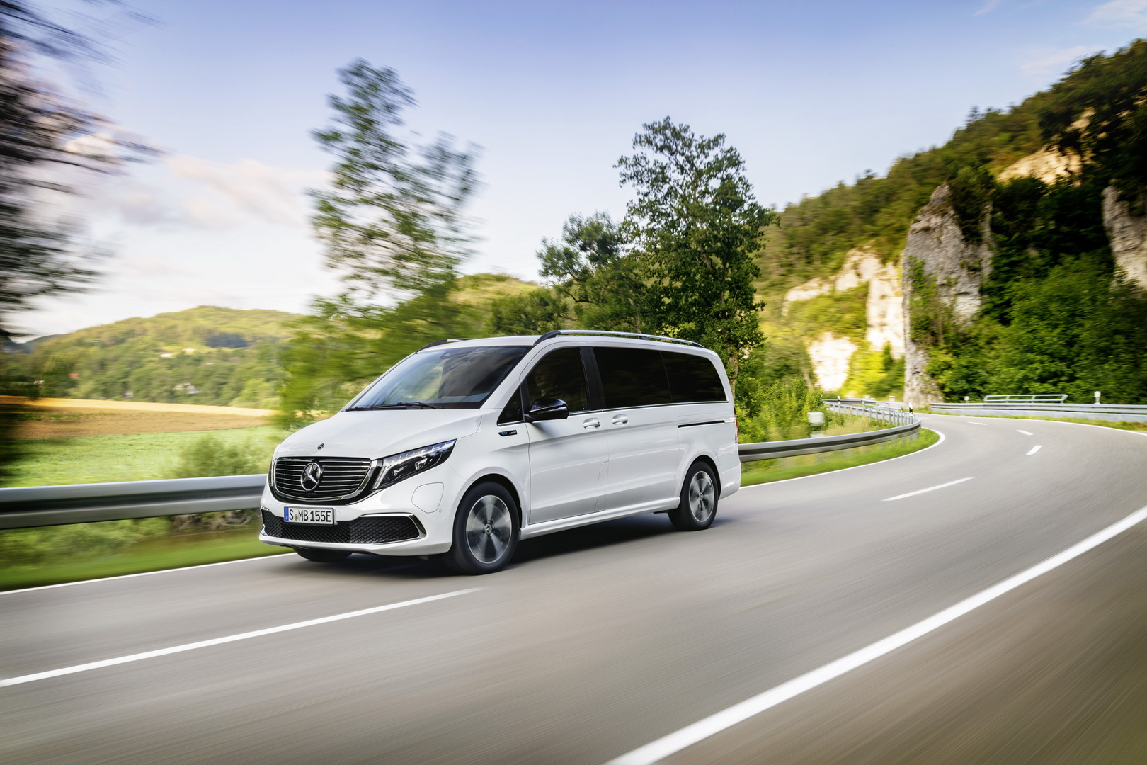 Elektriğe devam: 405 km menzilli Mercedes-Benz EQV tanıtıldı