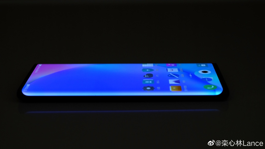 Şelale ekrana sahip Vivo NEX 3 ilk görüntüsüyle karşımızda