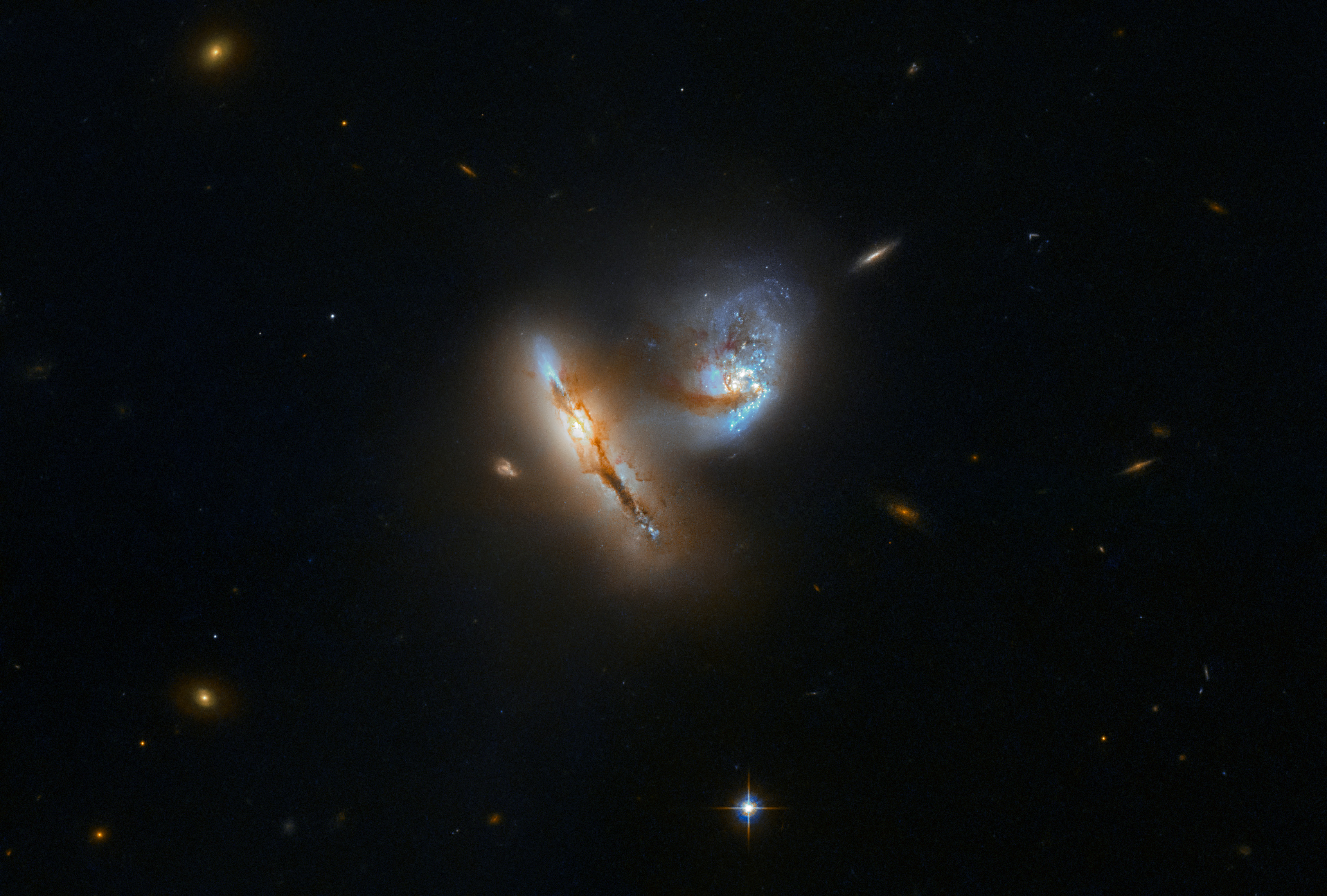 Hubble, 'dans halindeki' iki galaksinin muhteşem görüntüsünü yakaladı