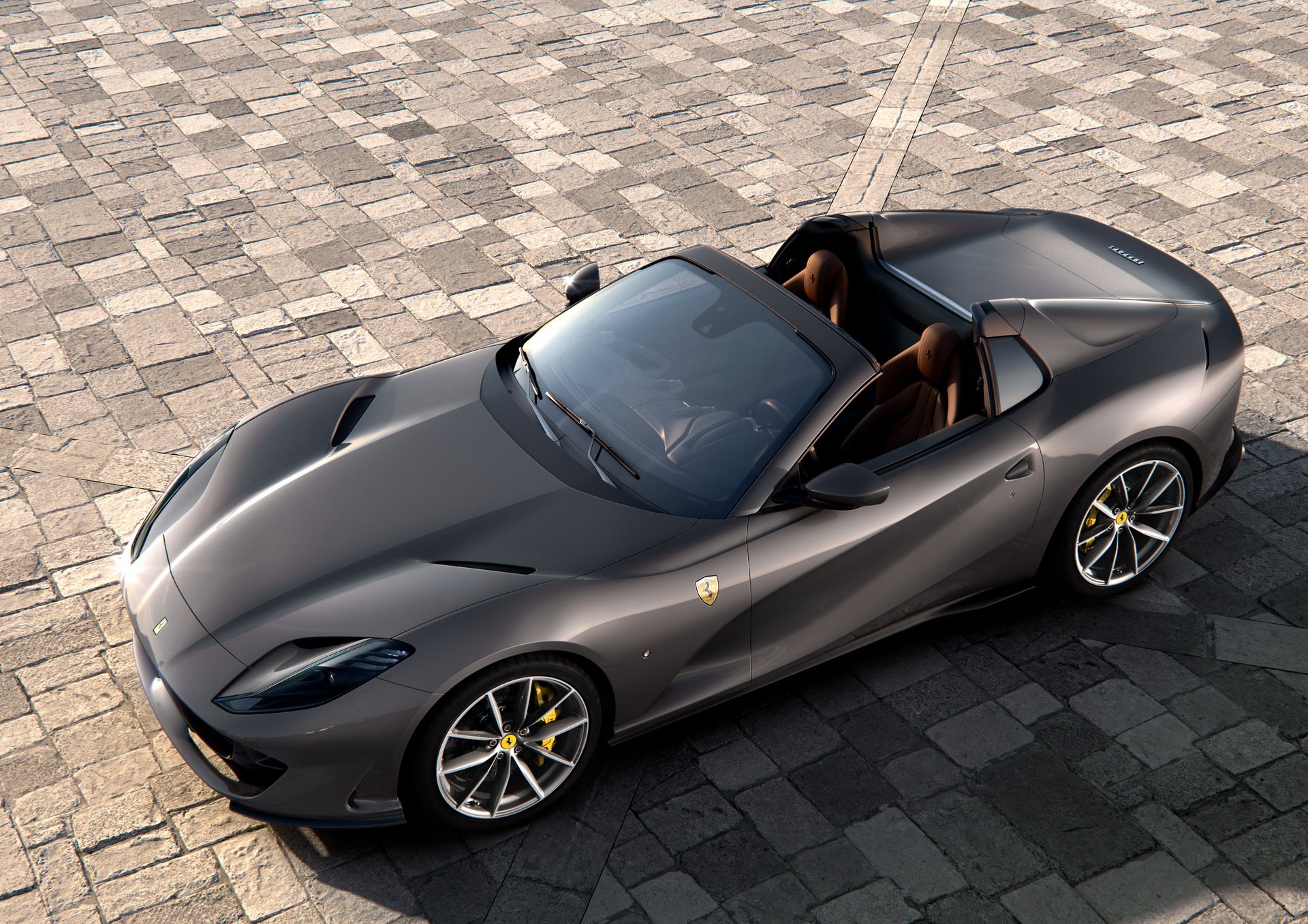 Piyasanın en güçlü convertible modeli Ferrari 812 GTS tanıtıldı