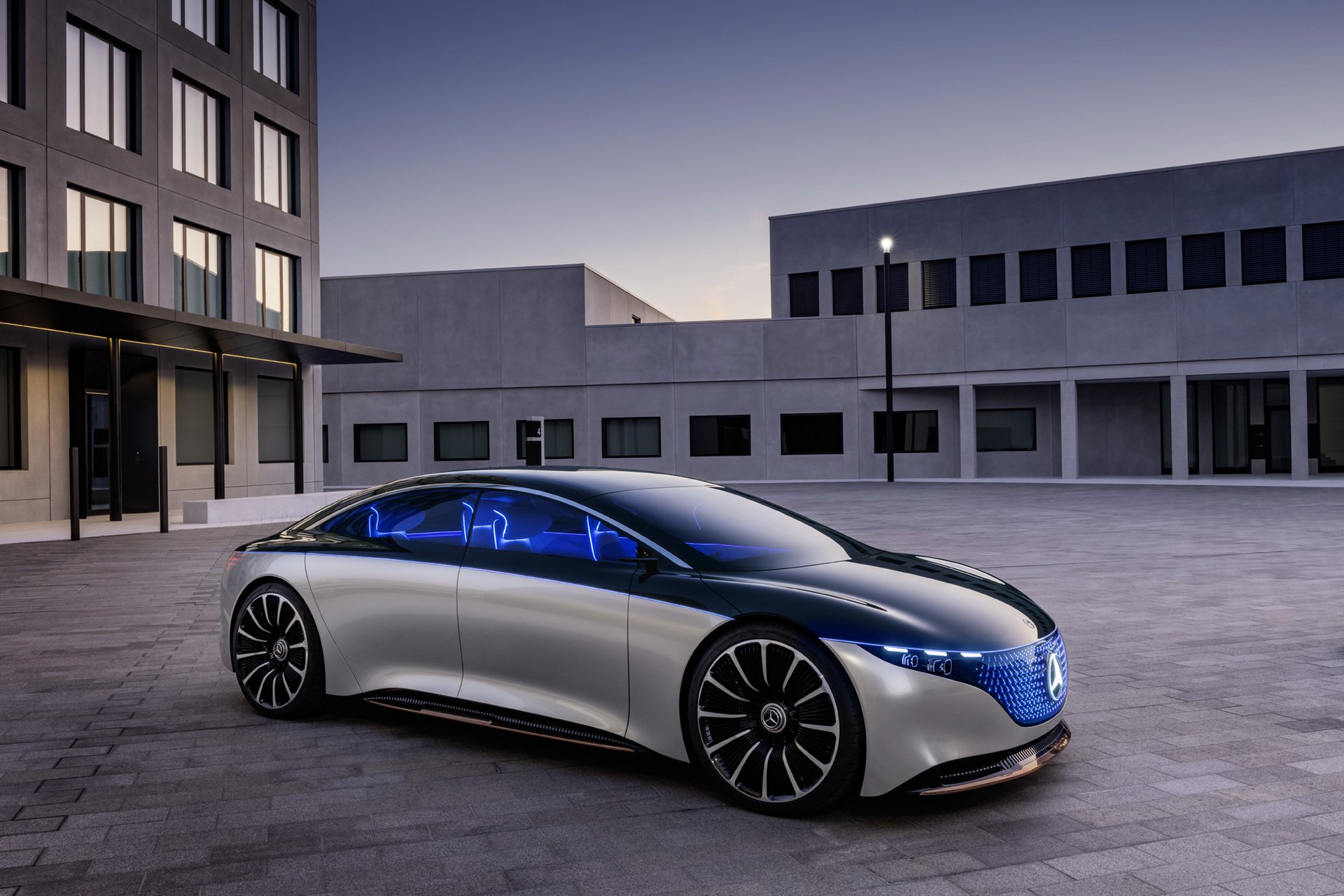 Mercedes-Benz Vision EQS konsepti tanıtıldı: Geleceğin elektrikli lüks sedanı