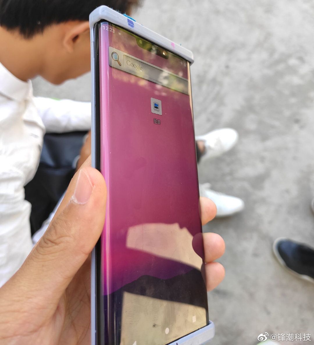 Huawei Mate 30 Pro'nun yeni bir görüntüsü ortaya çıktı