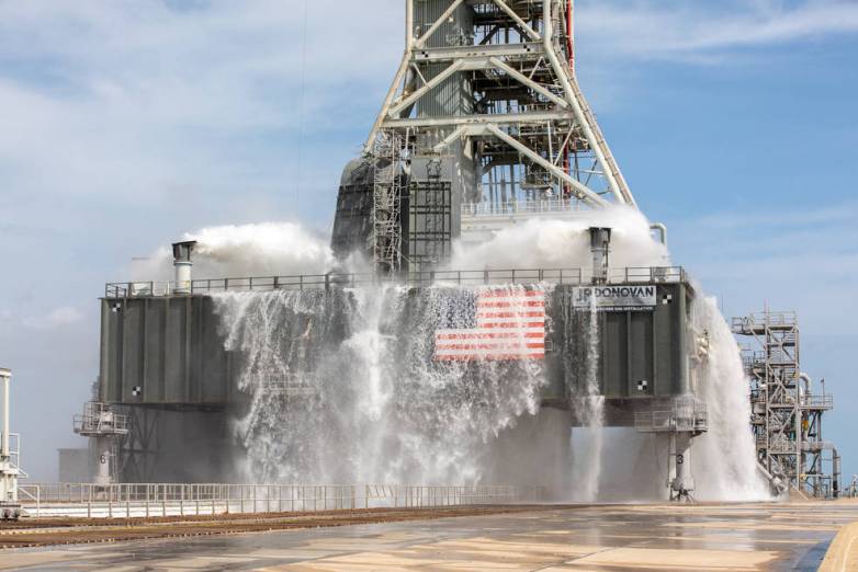 NASA'nın yeni fırlatma üssü, dakikada 4 milyon litre su fırlatabiliyor