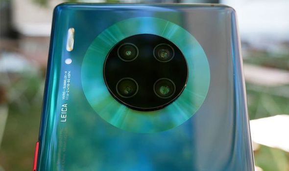 Google’ın lisanslamadığı Huawei Mate 30 Pro’ya Google Play kurmak için gereken süre: 10 dakika