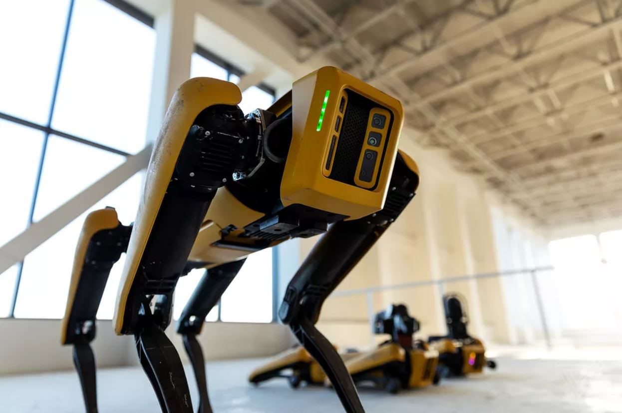 Boston Dynamics'in köpek robotu 'Spot' piyasaya sürülüyor