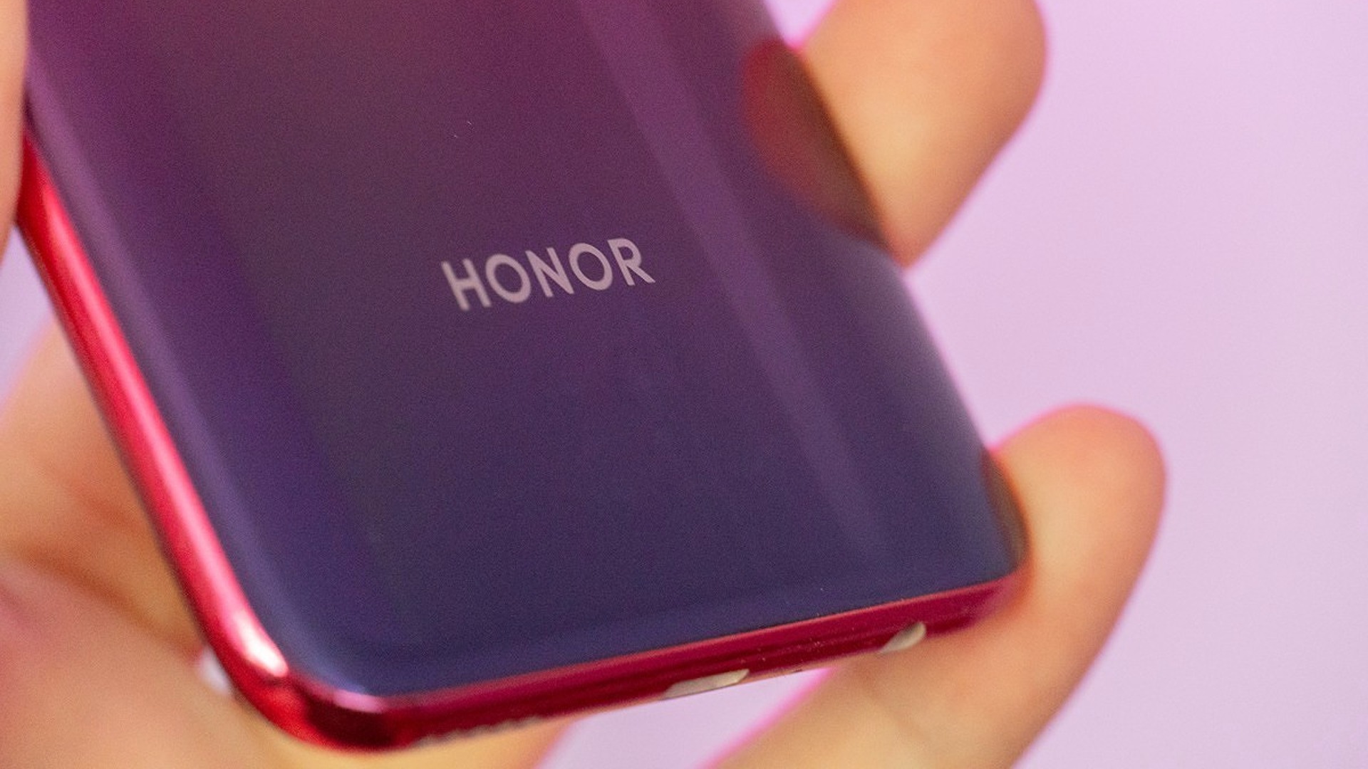 Honor V30'un çift kamera deliğine sahip ön kamera kurulumu sızdırıldı