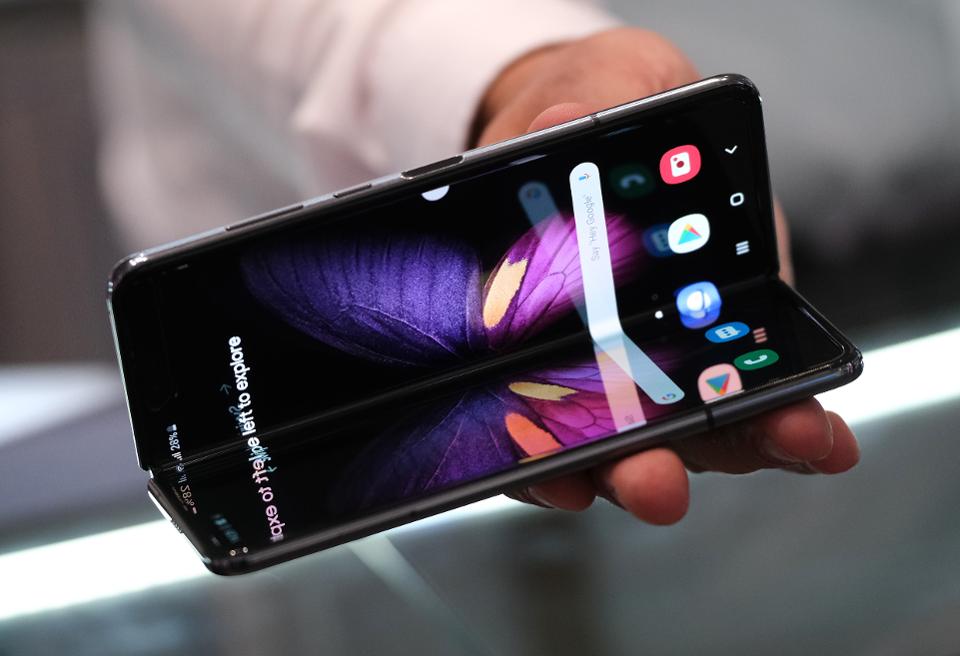 Samsung Galaxy Fold'un ekranı ancak 18.500 katlamaya dayanabildi