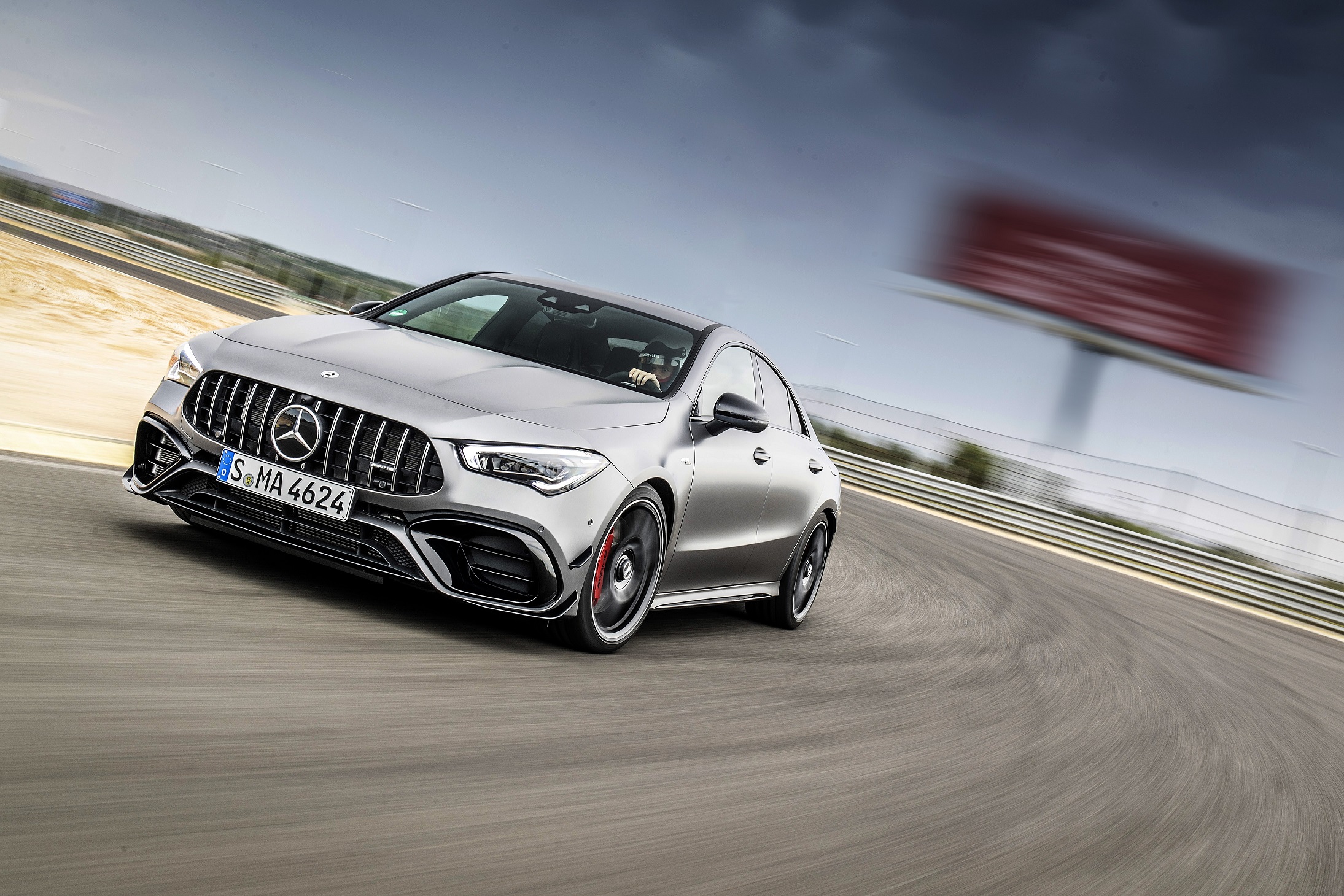 Mercedes-AMG'nin en yeni kompakt modelleri Türkiye'de satışa sunuldu