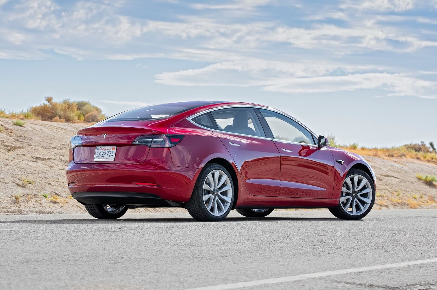 2 bin Tesla otomobil batarya problemi yüzünden geri çağrılabilir