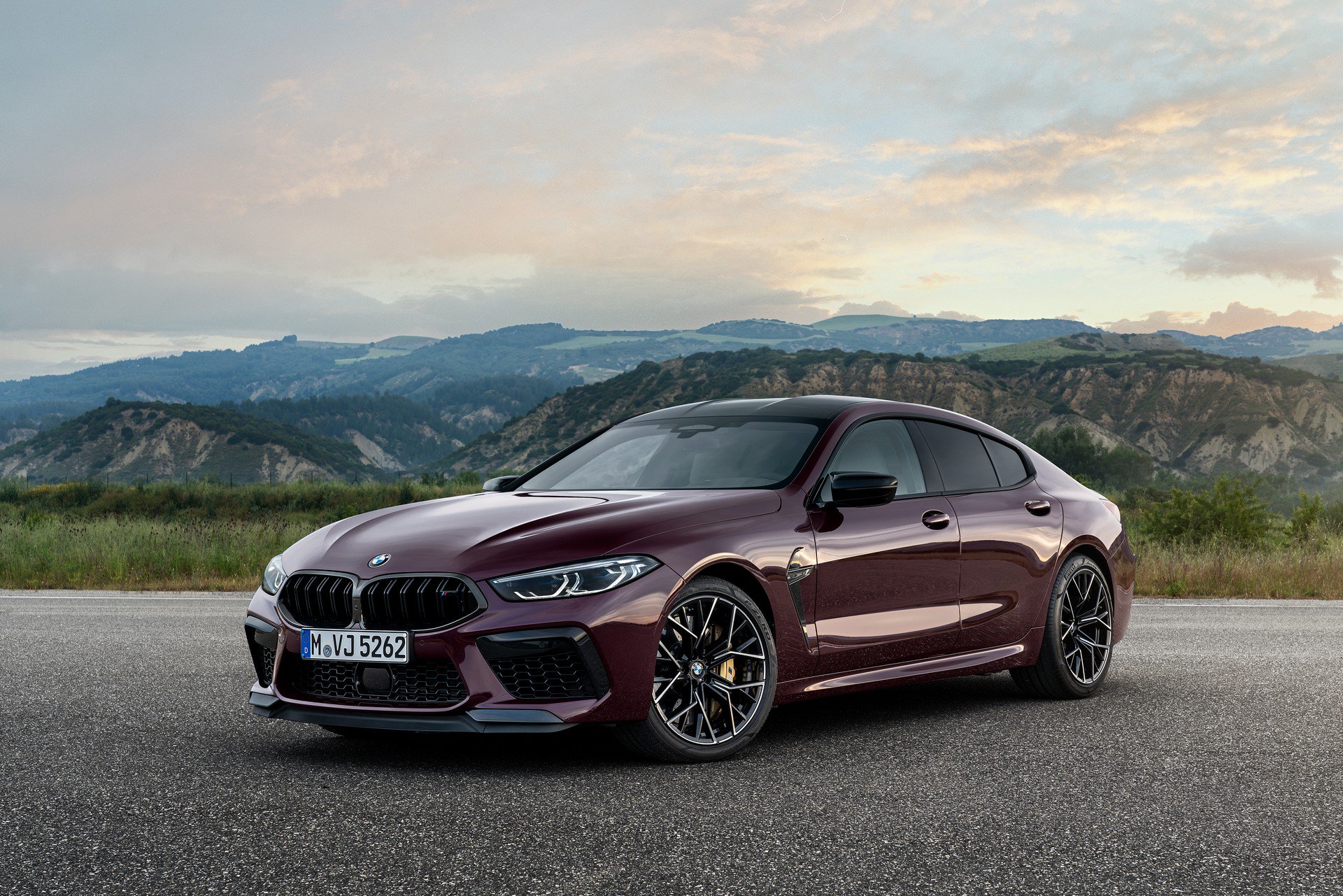 2020 BMW M8 Gran Coupe tanıtıldı: 600 beygirlik dört kapılı coupe