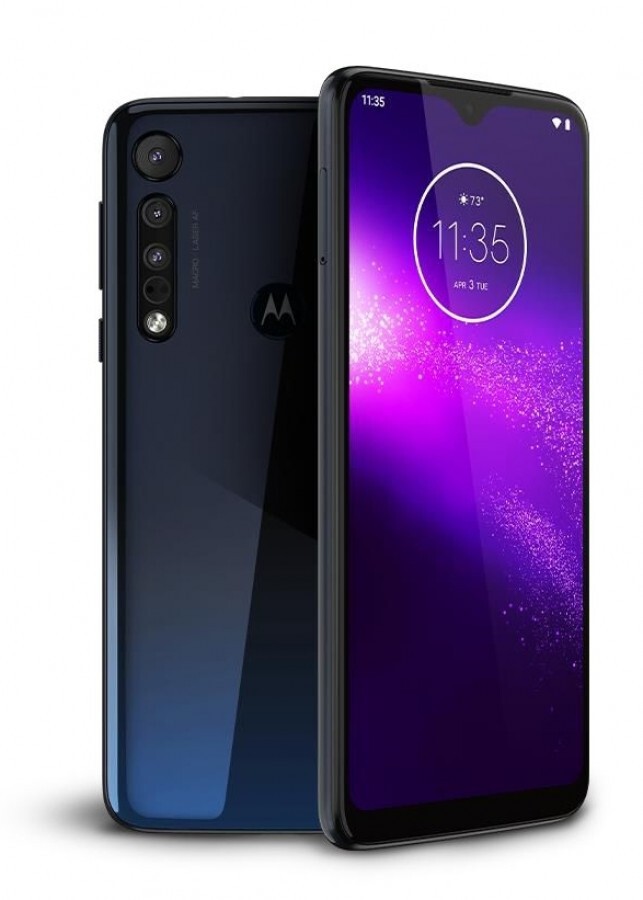 Giriş seviyesine 3 arka kameralı Motorola One Macro 