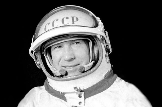 Uzayda yürüyen ilk insan Alexei Leonov, hayatını kaybetti