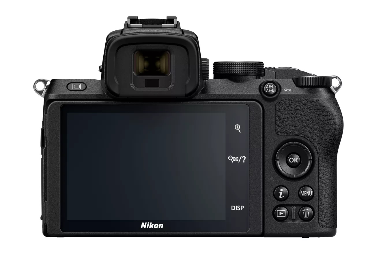 Nikon ilk DX format aynasız kamerasını duyurdu