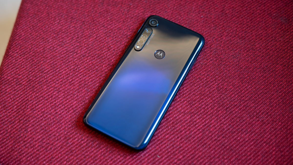 Motorola Moto G8 Plus, üç kamera ve büyük piliyle tanıtıldı