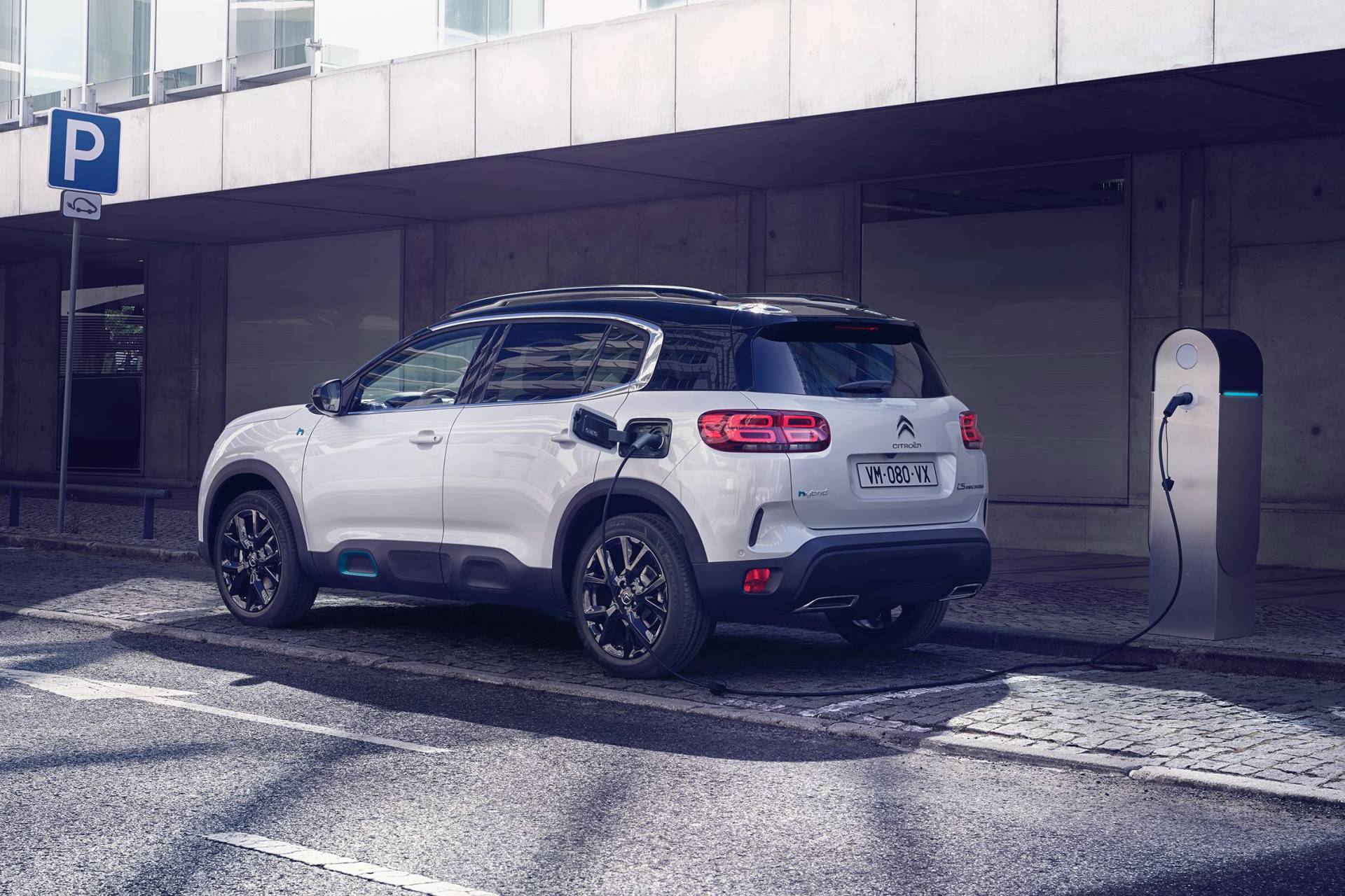 Citroen'den elektriğe ilk adım: Yeni C5 Aircross Hybrid