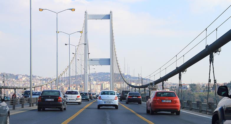 Köprü ve otoyol geçiş ücretlerine 'esnek fiyatlandırma' modeli geliyor