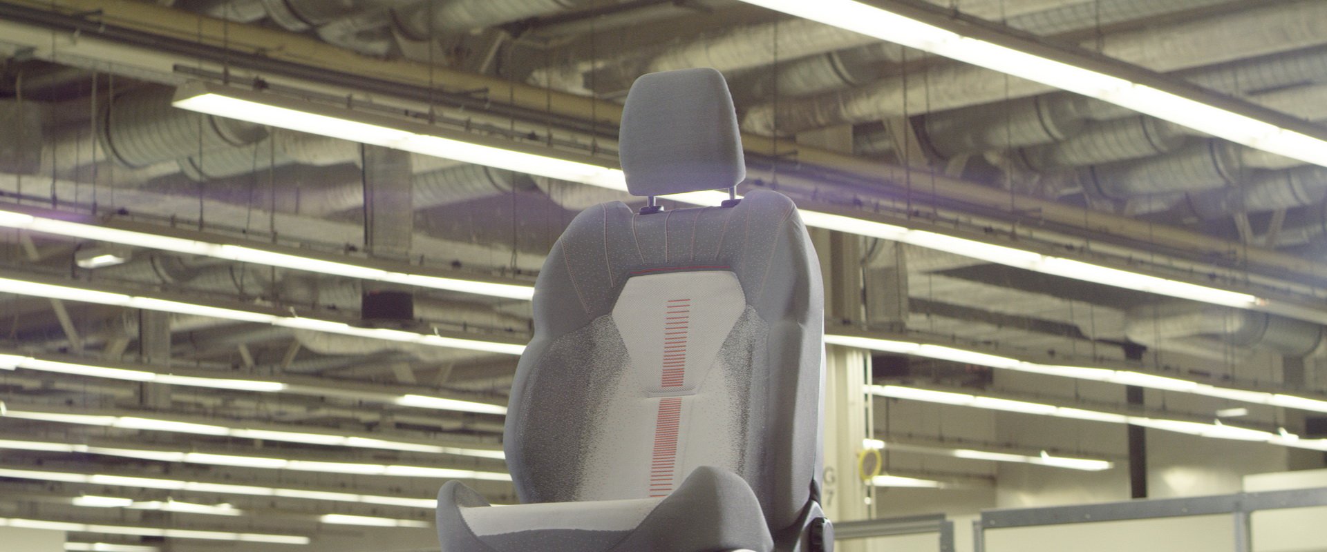 Ford'un 3 boyutlu örgü tekniğiyle üreteceği koltuk kılıfları akıllı telefonları şarj edebilecek