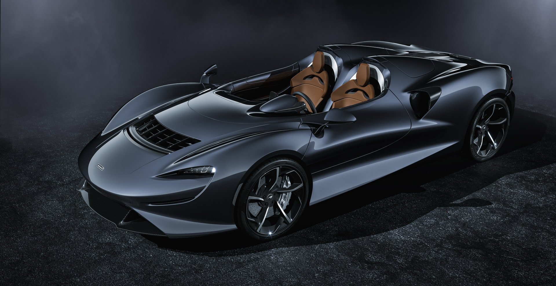 McLaren, ön camın opsiyon olduğu yeni süper otomobilini tanıttı: Elva