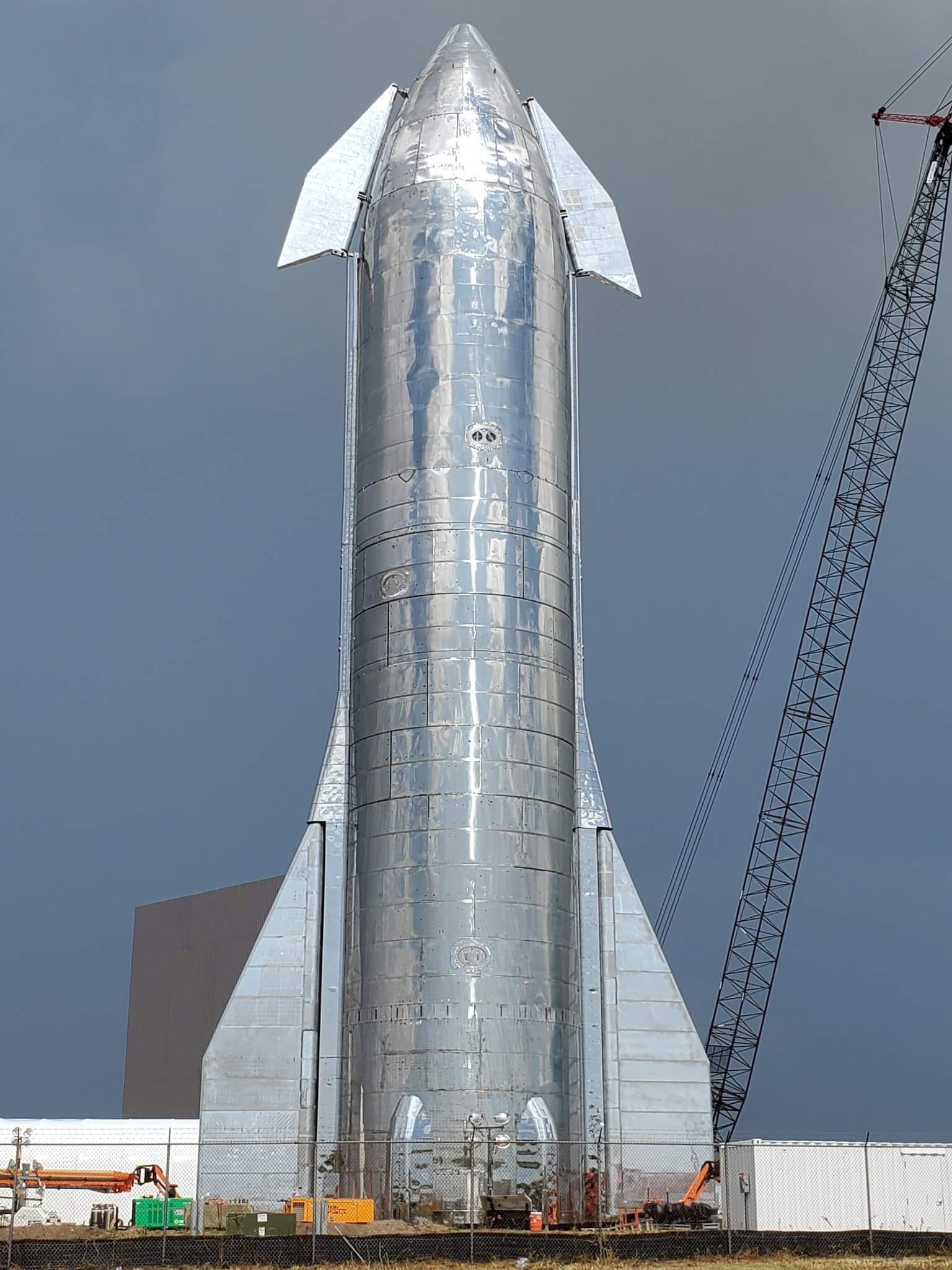 SpaceX'in Starship Mk1 prototipi basınç testi sırasında patladı!