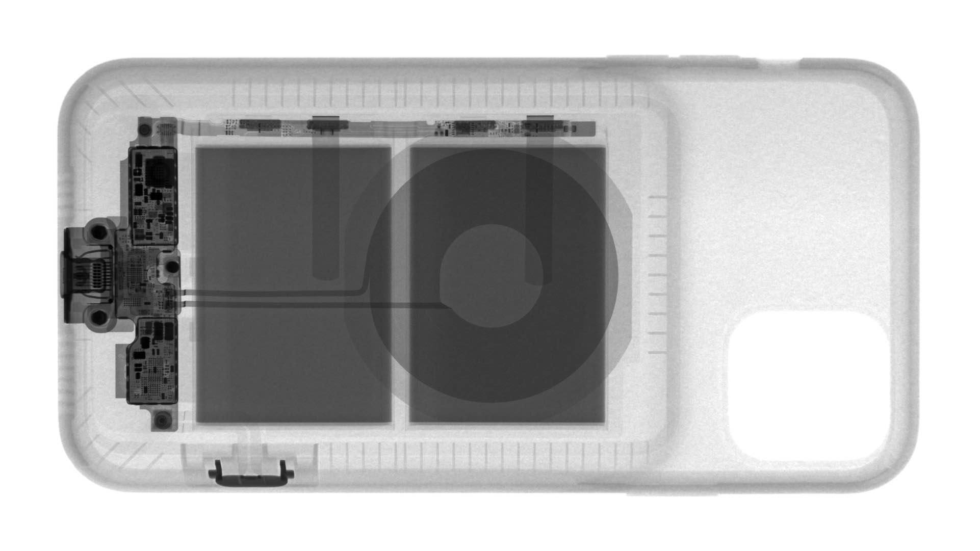 iPhone 11 ve 11 Pro Şarjlı Kılıf röntgeni, kamera tuşunun gizemini çözdü