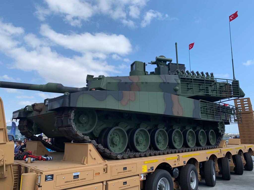 BMC'nin tank taşıyıcı araçları Milli Savunma Bakanlığı'na teslim edildi