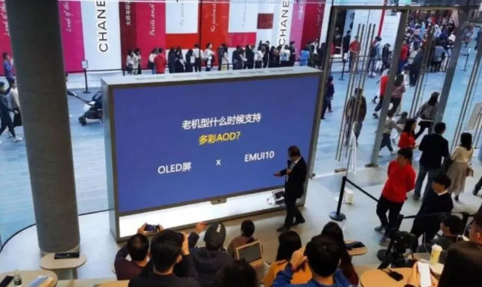 OLED ekranlı 8 eski Huawei akıllı telefon modeli renkli 'Always on Display' özelliği alacak