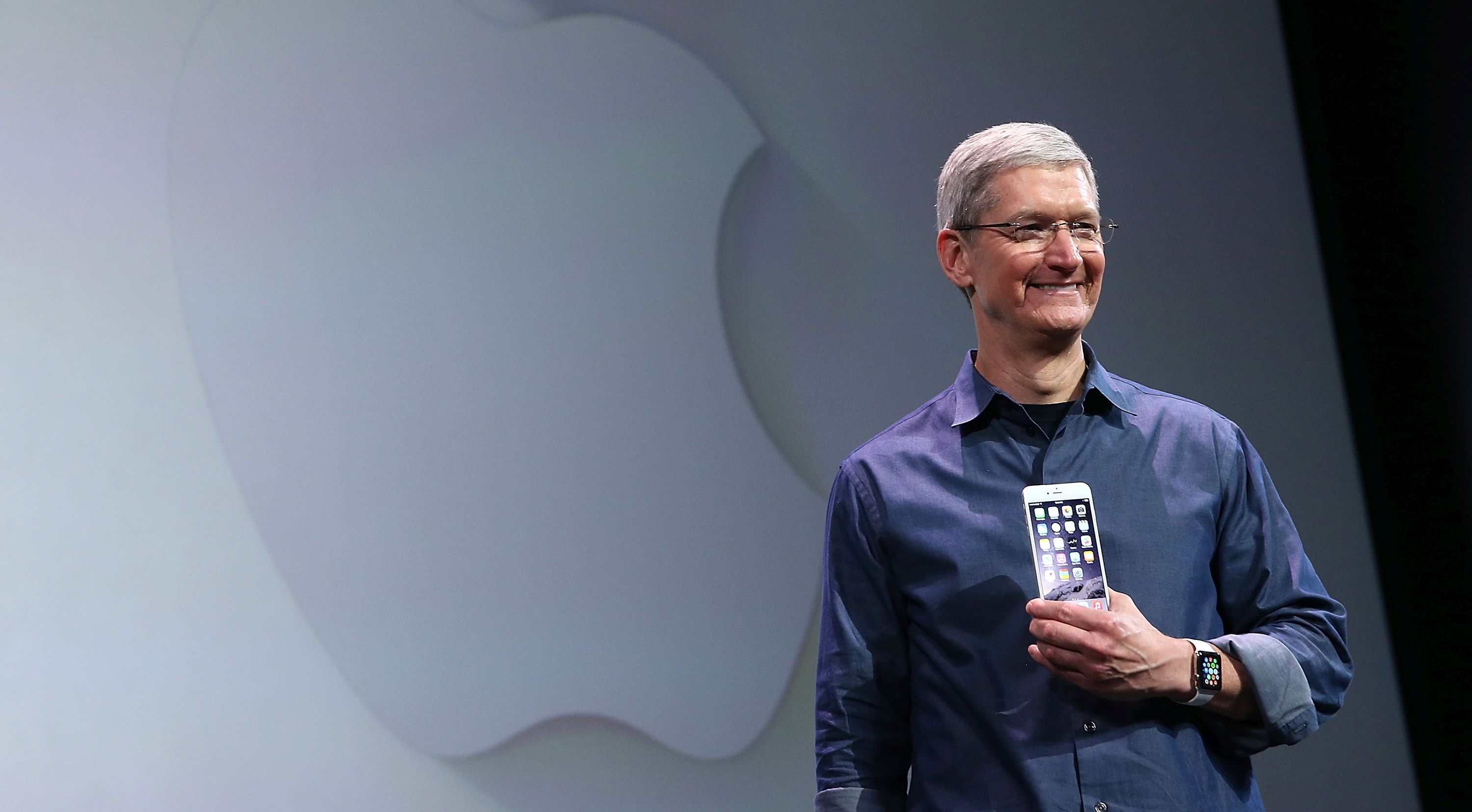 Tim Cook'tan inovasyon eleştirilerine yanıt: iPhone daha 12 yaşında bir çocuk