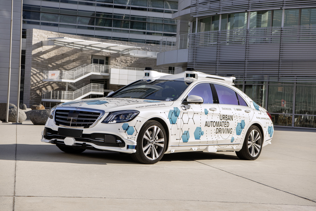 Mercedes-Benz ve Bosch, kamuya açık yollarda otonom araç testinlerine başladı