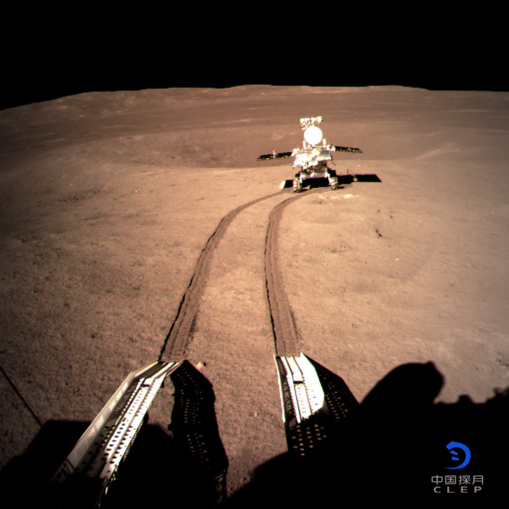 Çin'in Ay'ın uzak yüzüne indirdiği gözlem aracından tarihi rekor