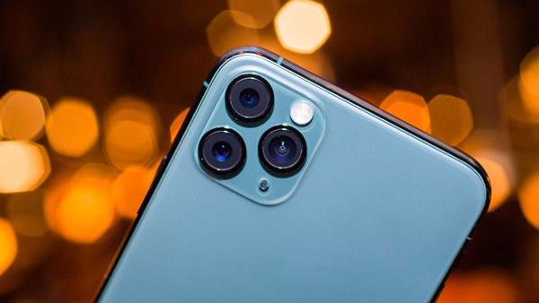iphone 12 nin kamerasi farkli bir