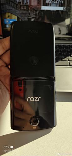 Motorola Razr'ın prizma tasarımlı perakende kutusu ortaya çıktı