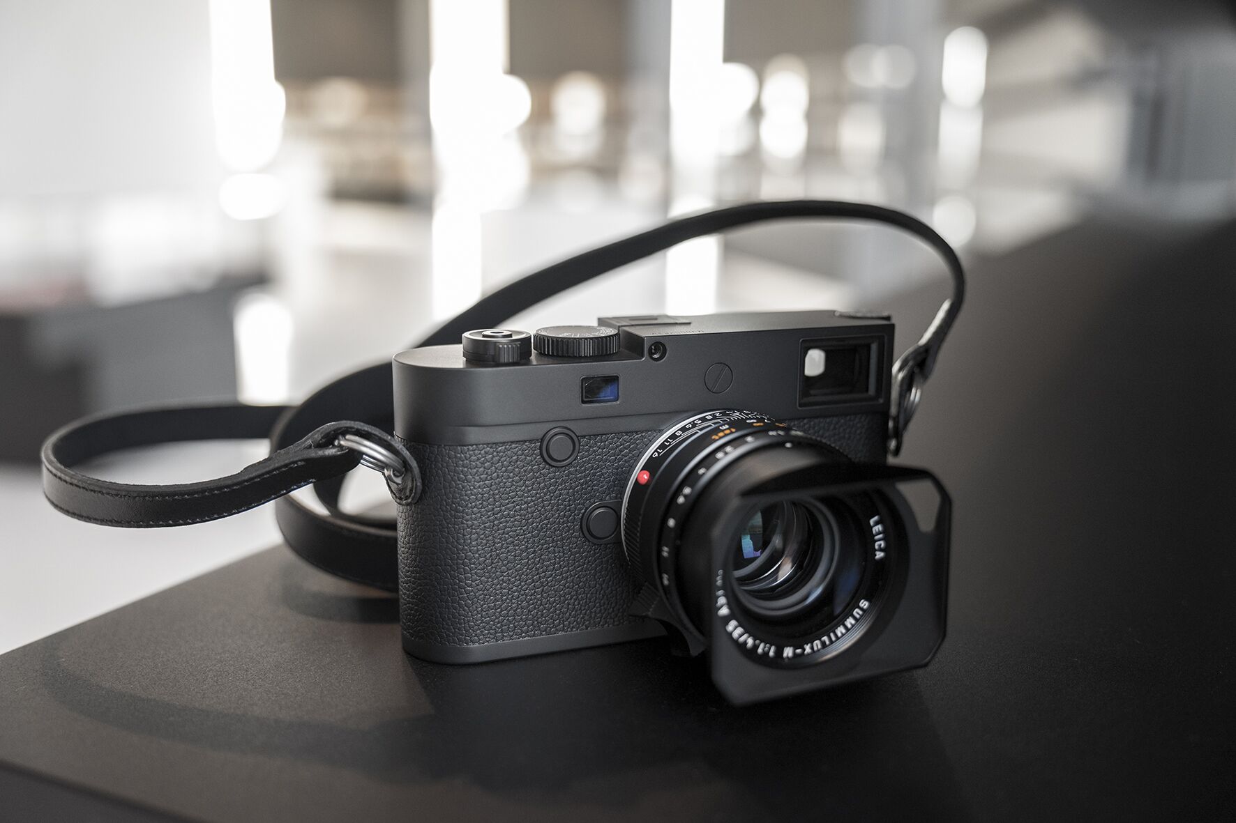 Leica M10 Monochrom tam kare fotoğraf makinesi duyuruldu