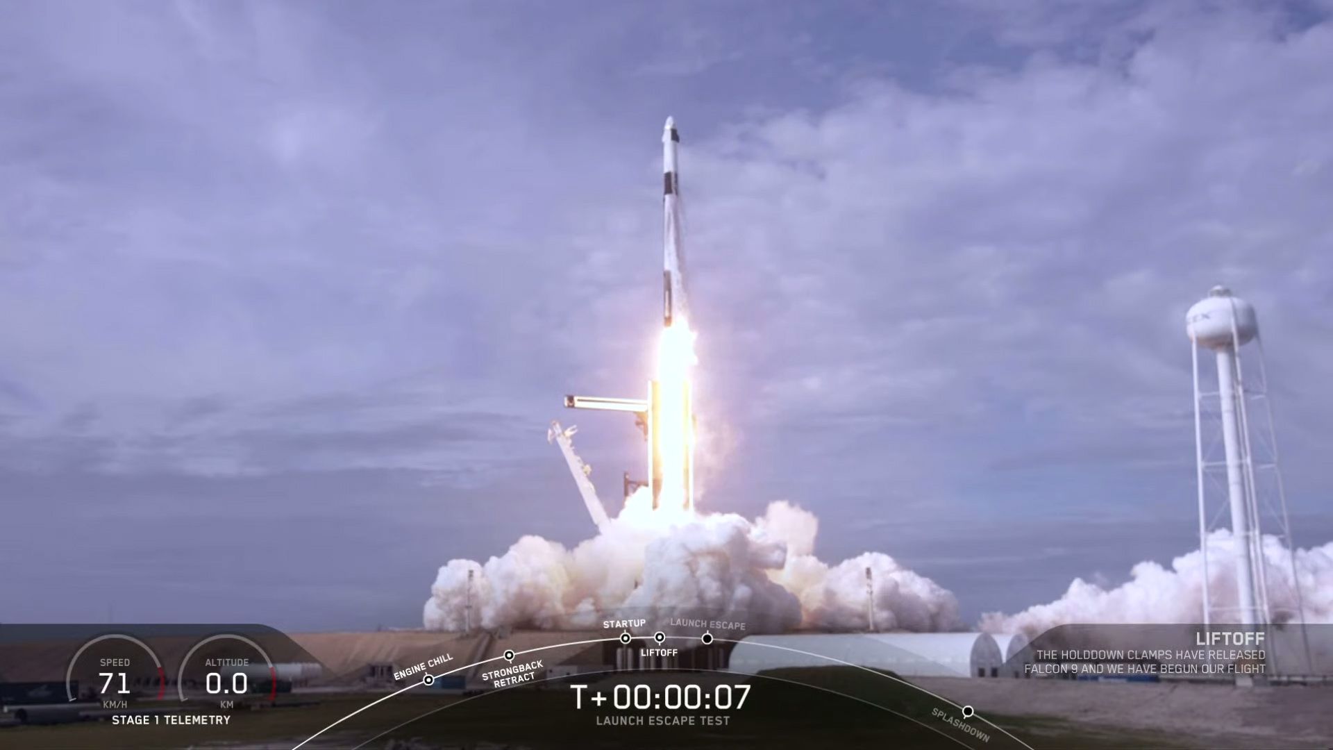 SpaceX, Falcon 9 roketini gökyüzünde patlattı: İşte müthiş görüntüler