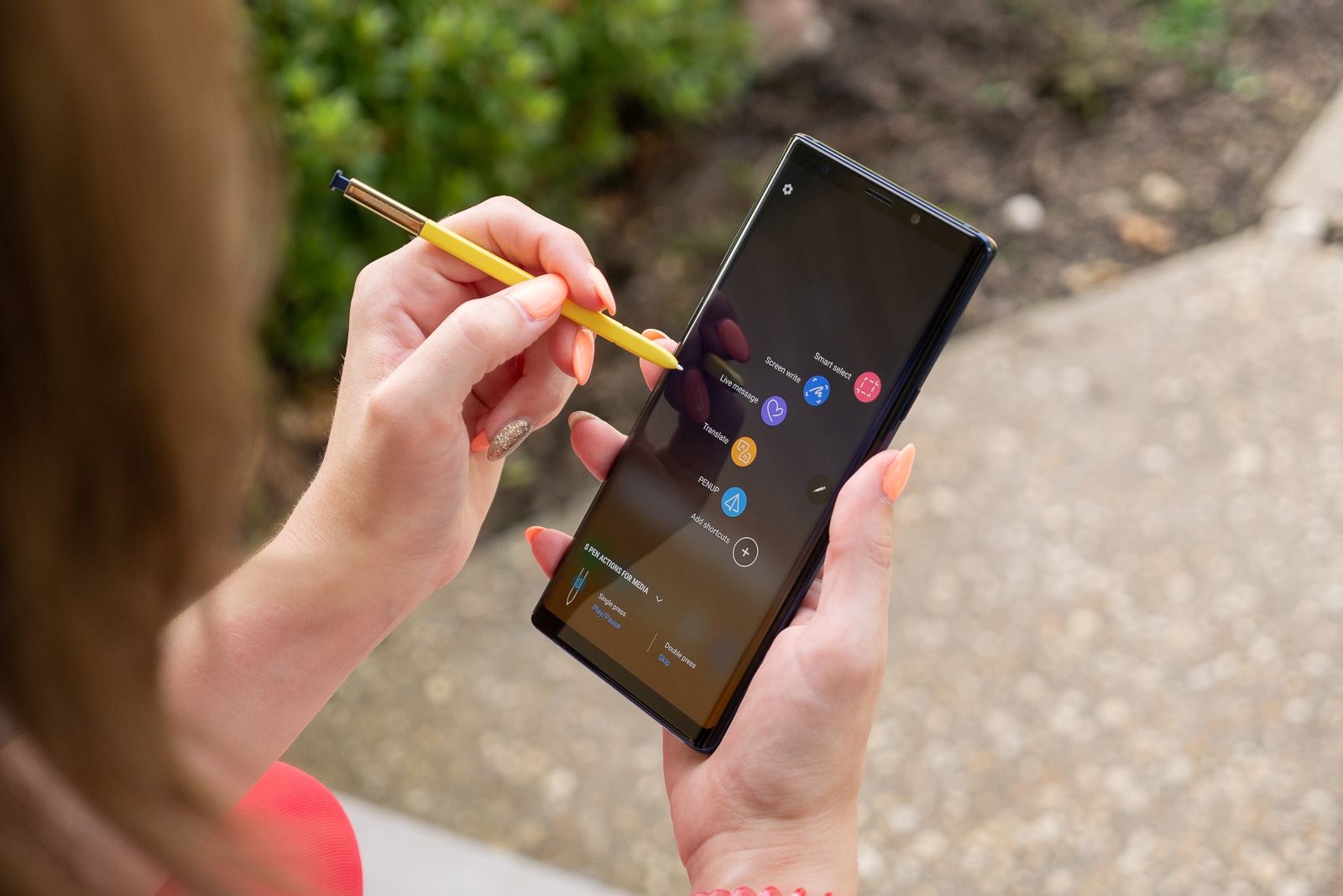 Samsung, Galaxy Note 9'un güvenlik açıklarını kapattı