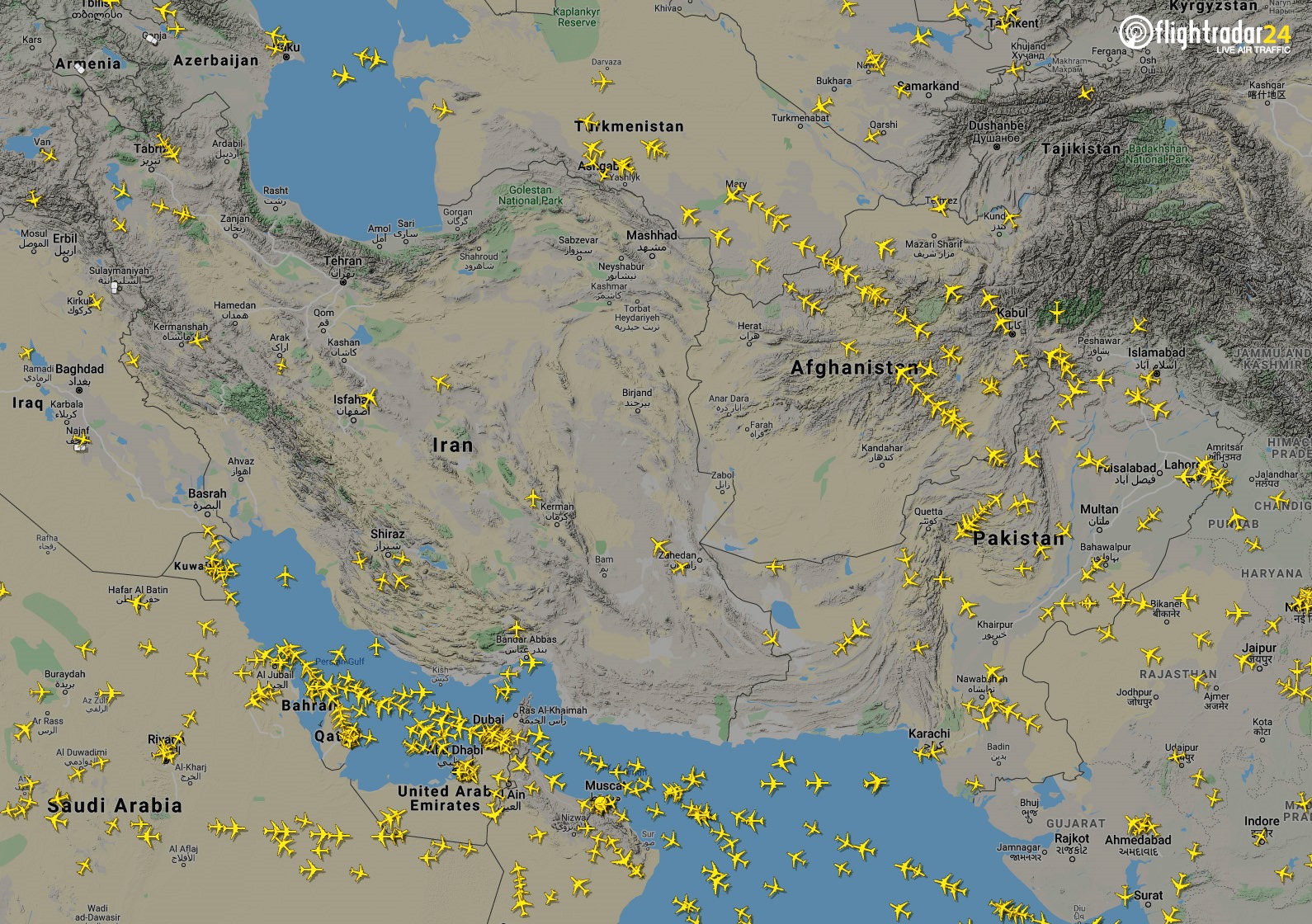 İran'dan geçmek istemeyen uçaklar Afganistan'a servet kazandırıyor