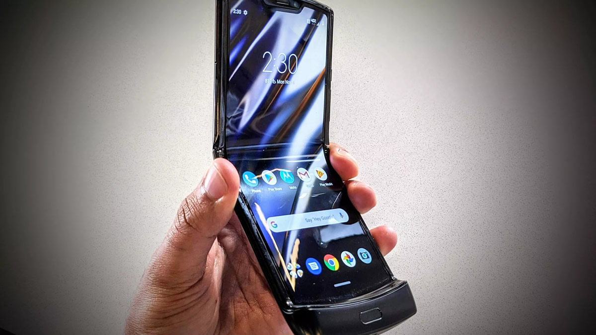 Motorola Razr 2019'un menteşesi test edildi: 27 bin katlamadan sonra bozuluyor