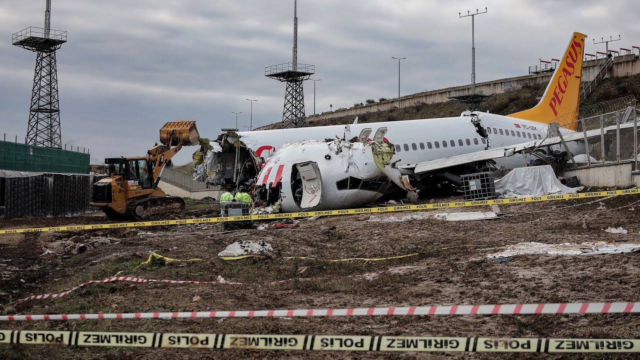 Kaza yapan uçağın yardımcı pilotu: 'Kule pas geç demedi'