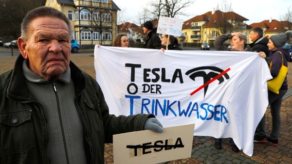 Tesla’ya Alman mahkemeden soğuk duş! Gigafactory çalışmaları, geçici olarak durduruldu