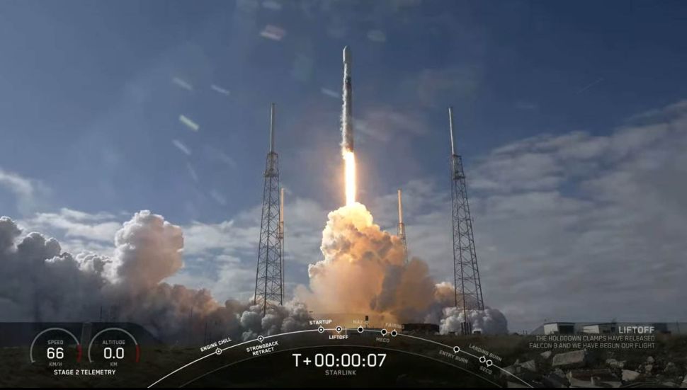SpaceX durmak bilmiyor: Starlink uydu sayısı 300'e çıktı