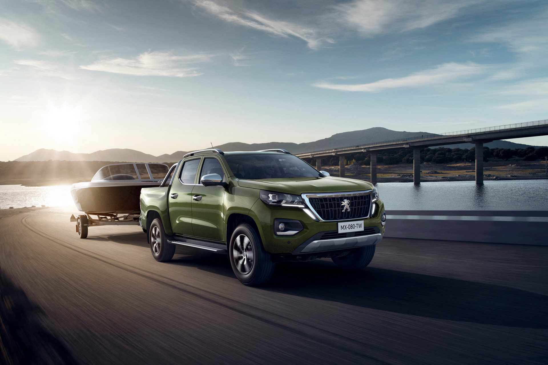 Peugeot yeni pickup modelini tanıttı: Landtrek