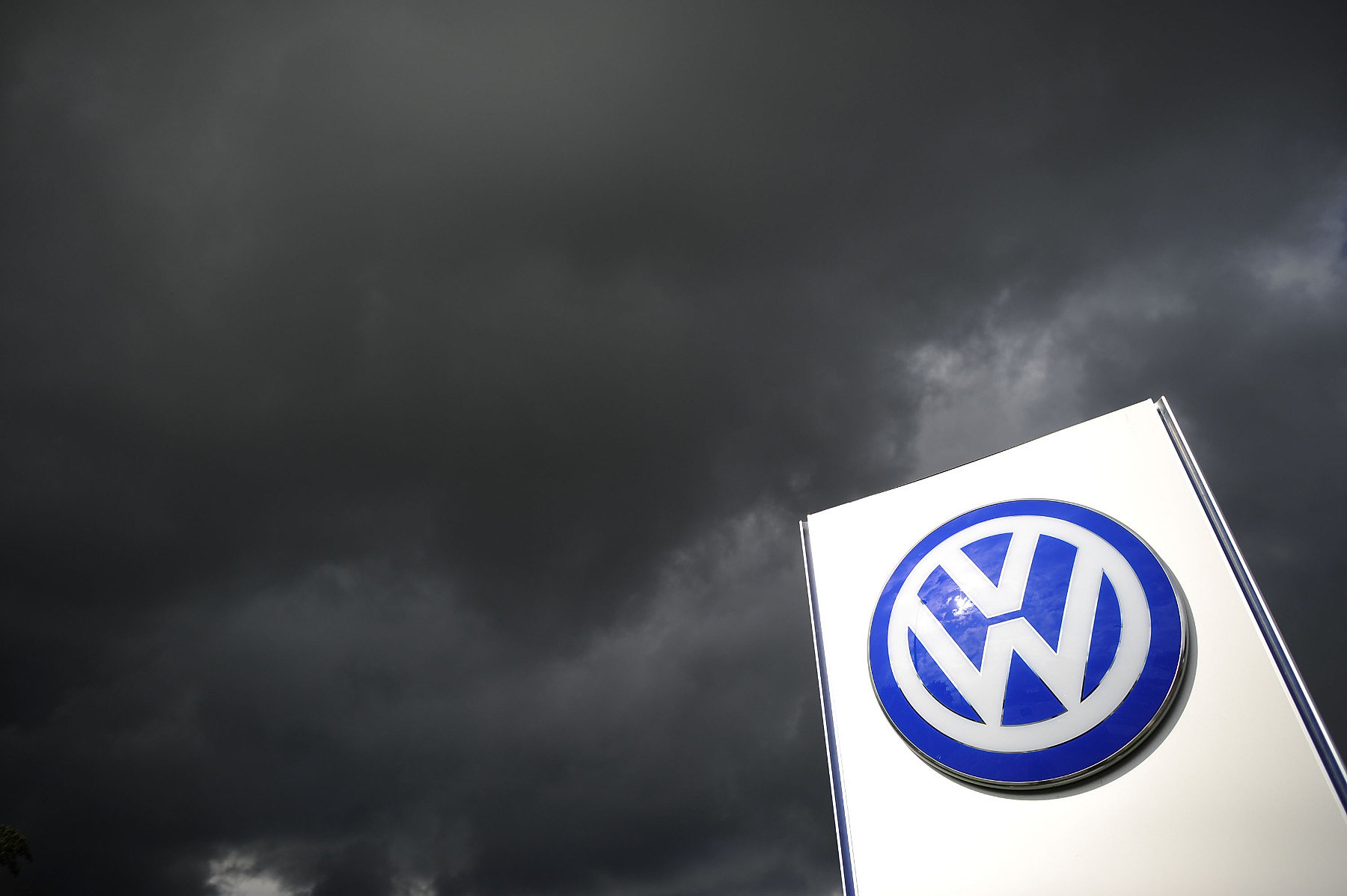 Egzoz manipülasyonu yapan Volkswagen, müşterilerine 830 milyon euro ceza ödeyecek