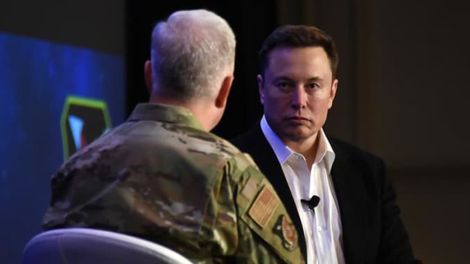 Elon Musk: “Savaş uçaklarının devri geçti. Gelecek, dronlarda”
