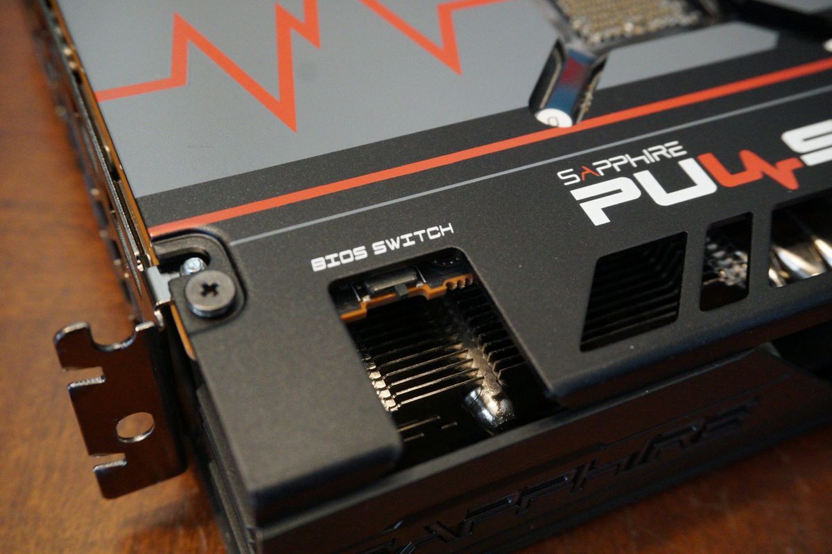 RX 5600 XT modelleri halen eski BIOS’la gönderiliyor